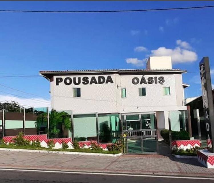 Pousada Oasis Hotel เฟย์รา เด ซานตานา ภายนอก รูปภาพ